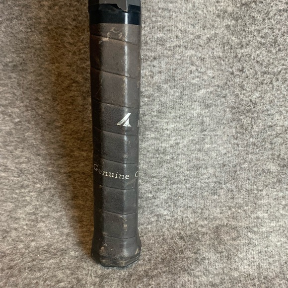 Light Ace Black Tennis Racket - Picture 2 of 9